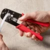 Abisolier- & Crimpzange mit Steckverbindung