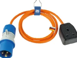Adapterkabel 1,5 m CEE Stecker auf British Standard BS1363 Typ G, Außenbereich IP44