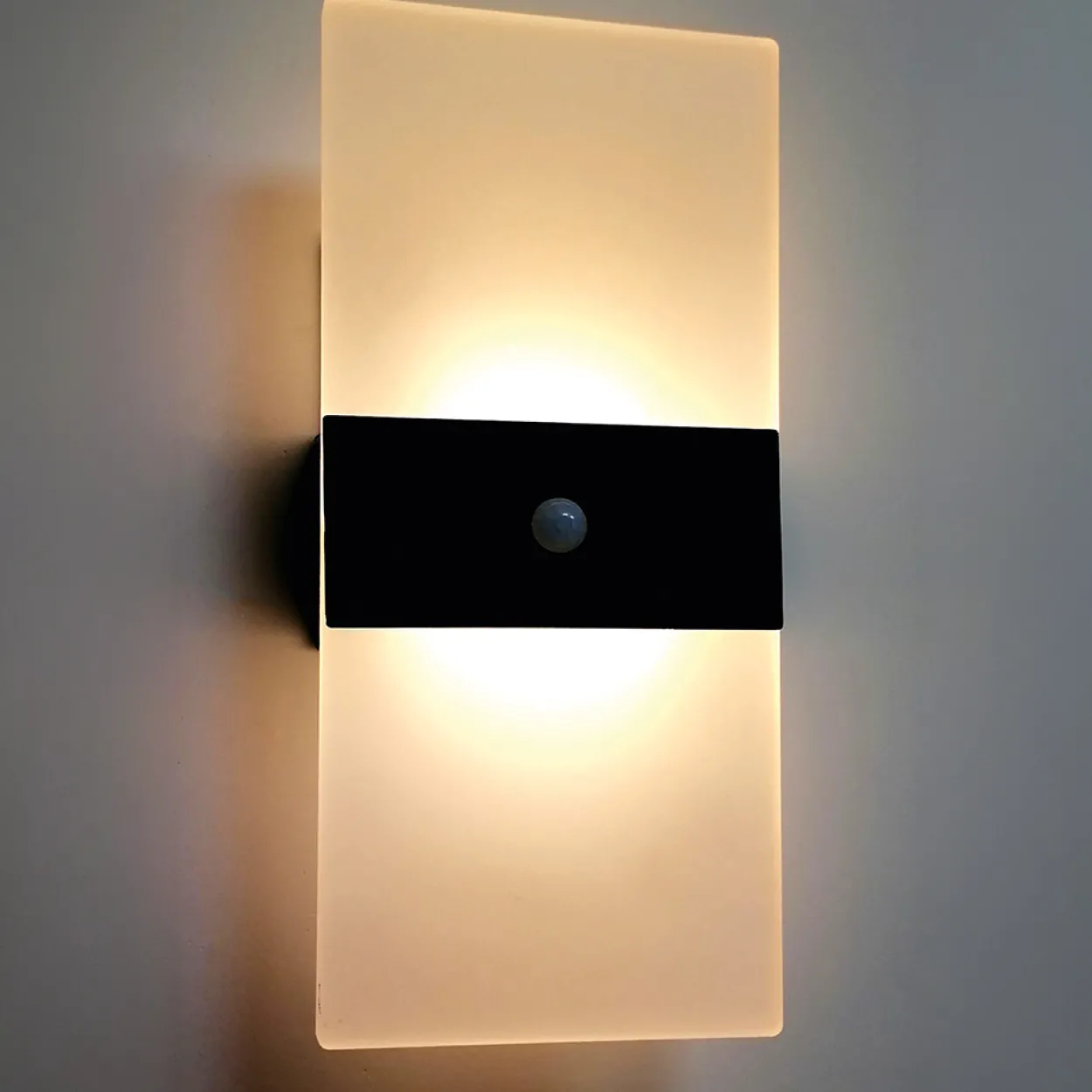Akku-LED-Sensorwandleuchte - Eckig