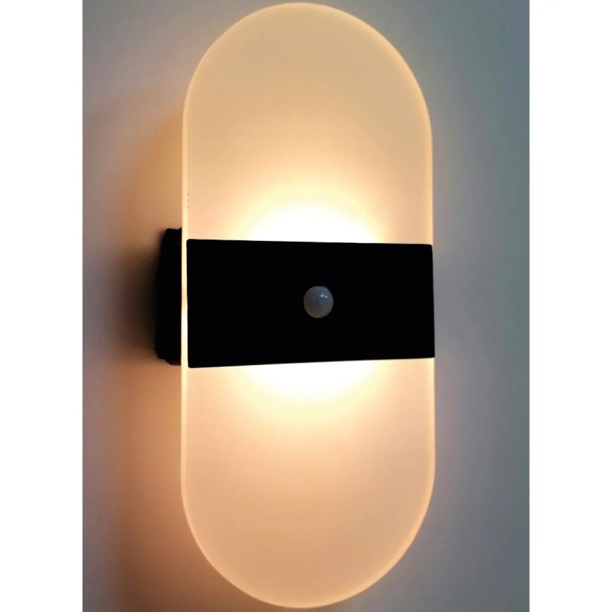 Akku-LED-Sensorwandleuchte - Oval