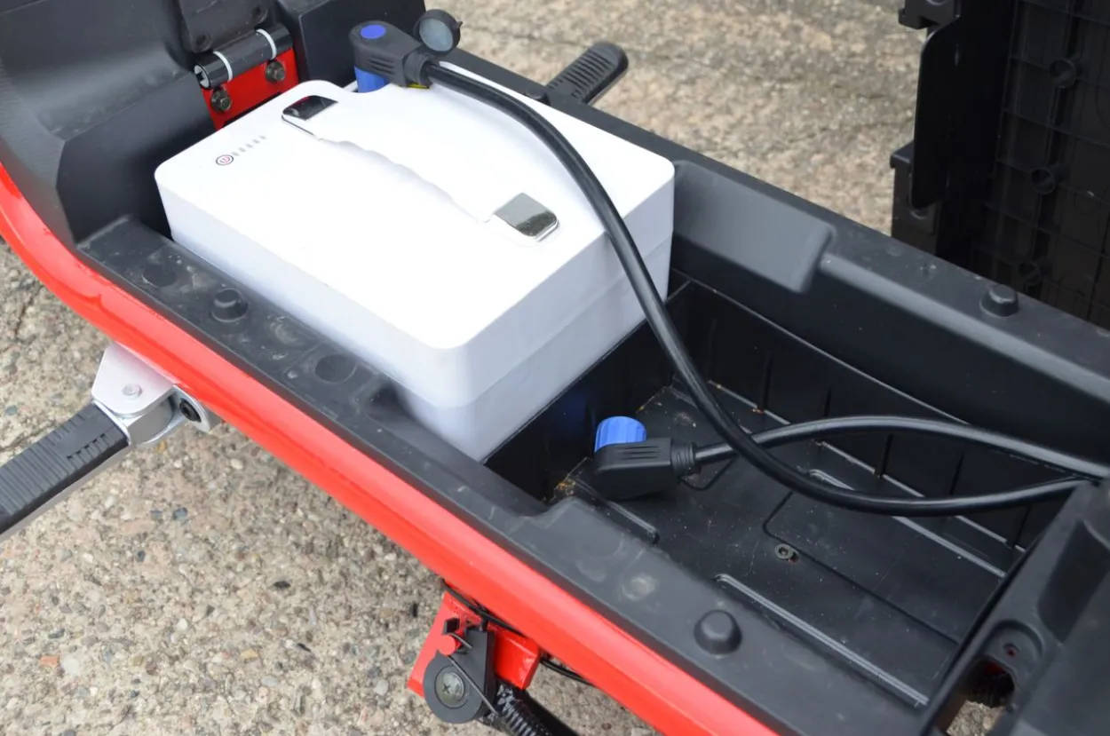 ARI 145 Elektroroller Lastenmoped E-Roller inkl. Speditionskosten & vor Ort Einweisung