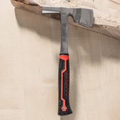 Axtförmiger Hammer