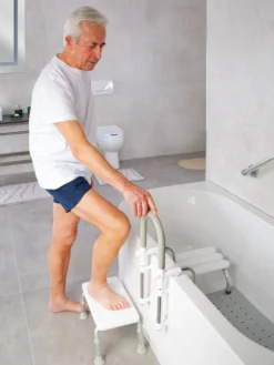 Badewannen-Einstiegshilfe Sam, weiß, PP / TPE / Aluminium