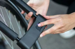 Bügelschloss mit Fingerabdrucksensor