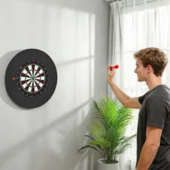 Dartscheibe mit 6 Dartpfeile, Flights, Dart Surround, Stahlspitze Ø45,5 cm Sisal