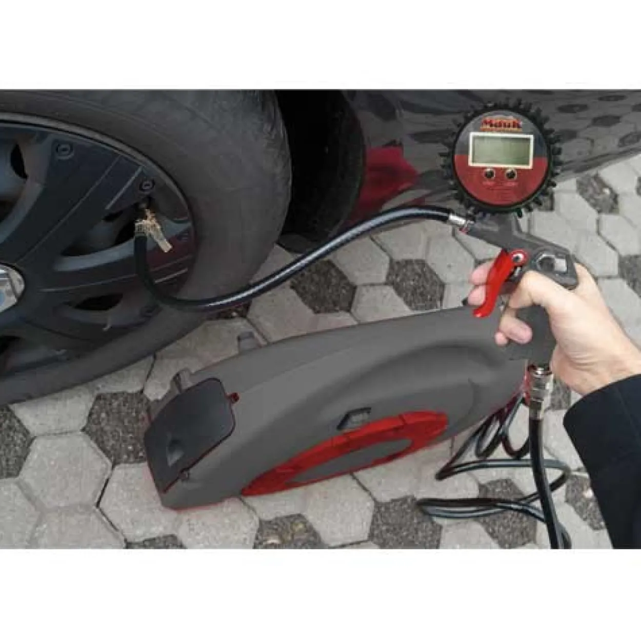 digitaler Profi - Druckluft Reifenfüller MDR-6