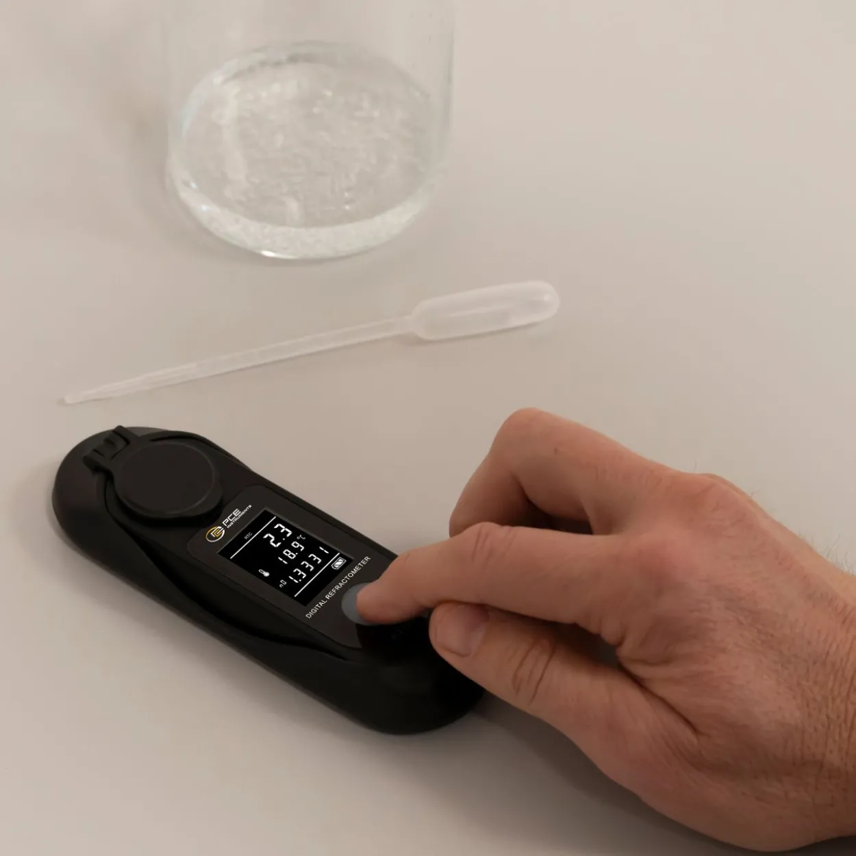 Digitales Refraktometer PCE-DRF 7
