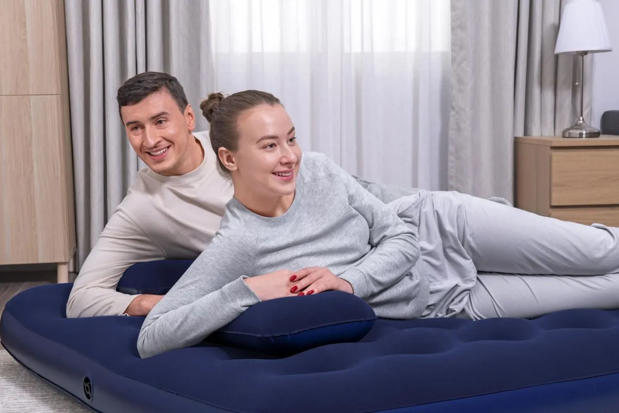 Doppelluftbett mit externer Handpumpe 203 x 152 x 22 cm