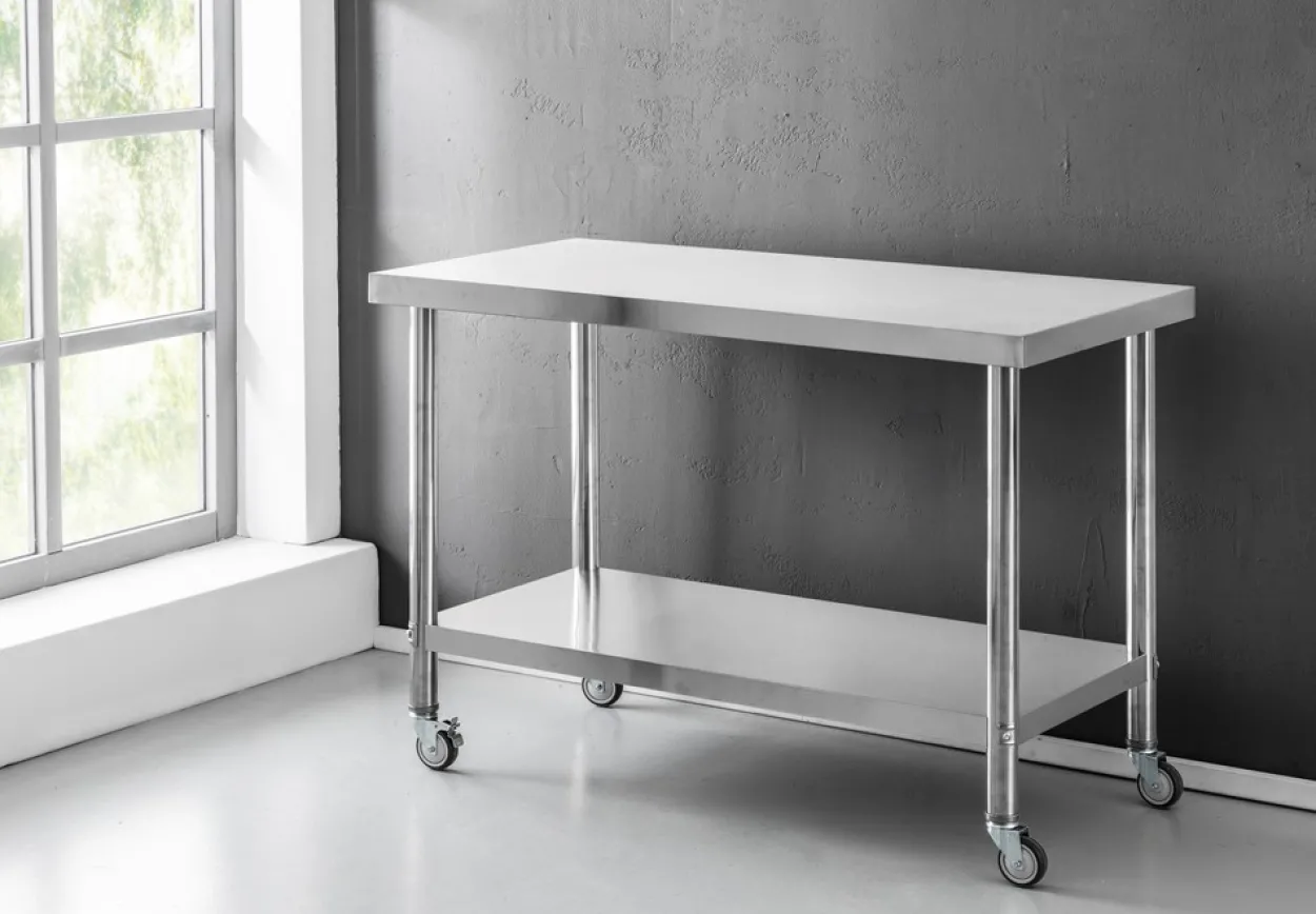 Edelstahltisch mit Ablage auf Rollen, ca. 120 x 60 x 80 cm