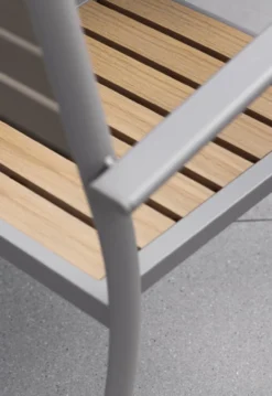 Gartentisch aus Aluminium mit Holzoptik, ca. 90 x 90 x 74 cm