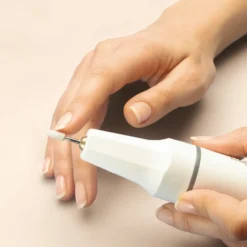 Handliches Maniküre-/Pediküregerät