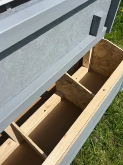 Hühnerstall Mitte EZ Chicken Home 1,68 m² Grau hergestellt in EU