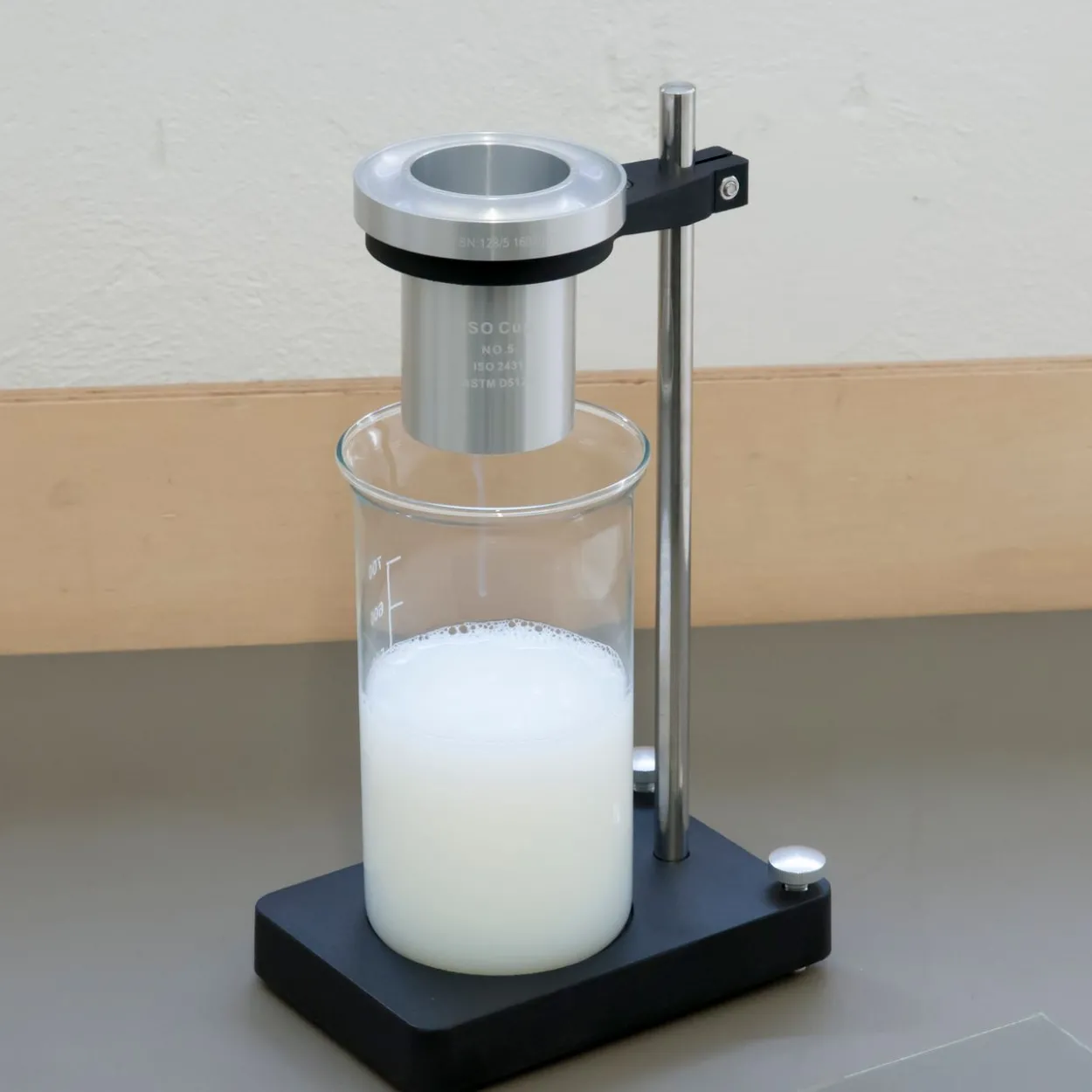 ISO Auslaufbecher PCE-128/3
