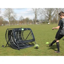 Kickback Fußball Rebounder 124x90cm