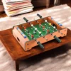Kicker-Fußballtisch aus Holz