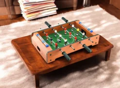 Kicker-Fußballtisch aus Holz