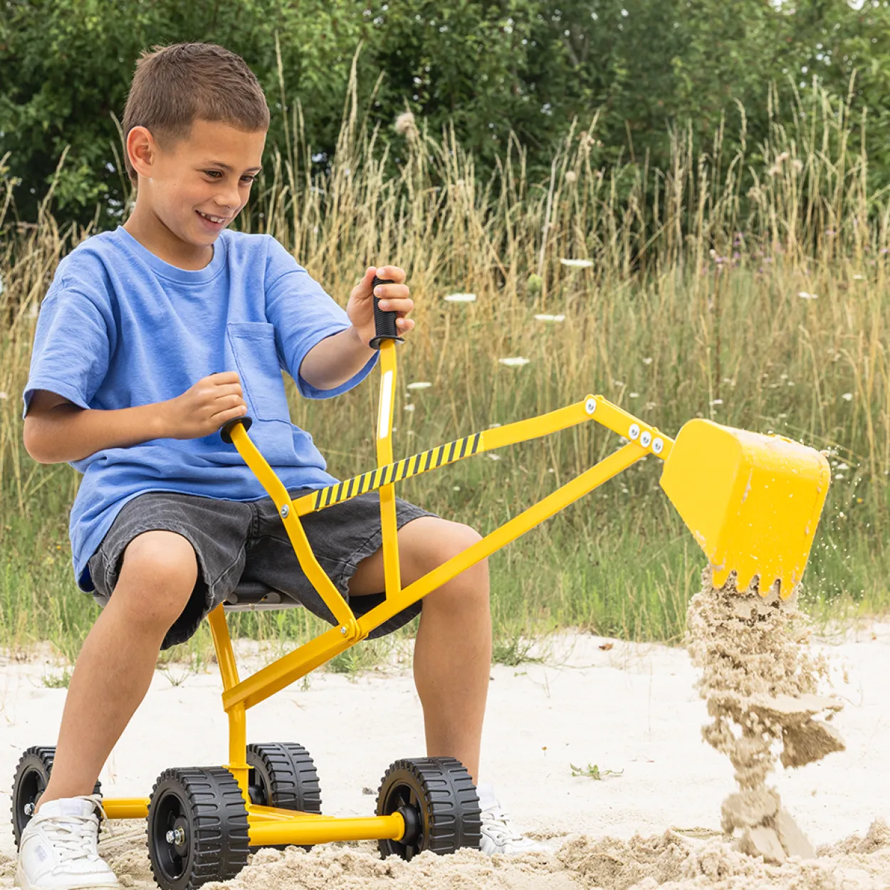 Kinder-Bagger mit Schaufel