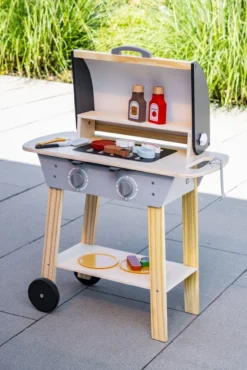 Kindergrill aus Holz