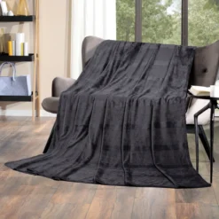 Kuscheldecke Cashmere Dots + Stripes