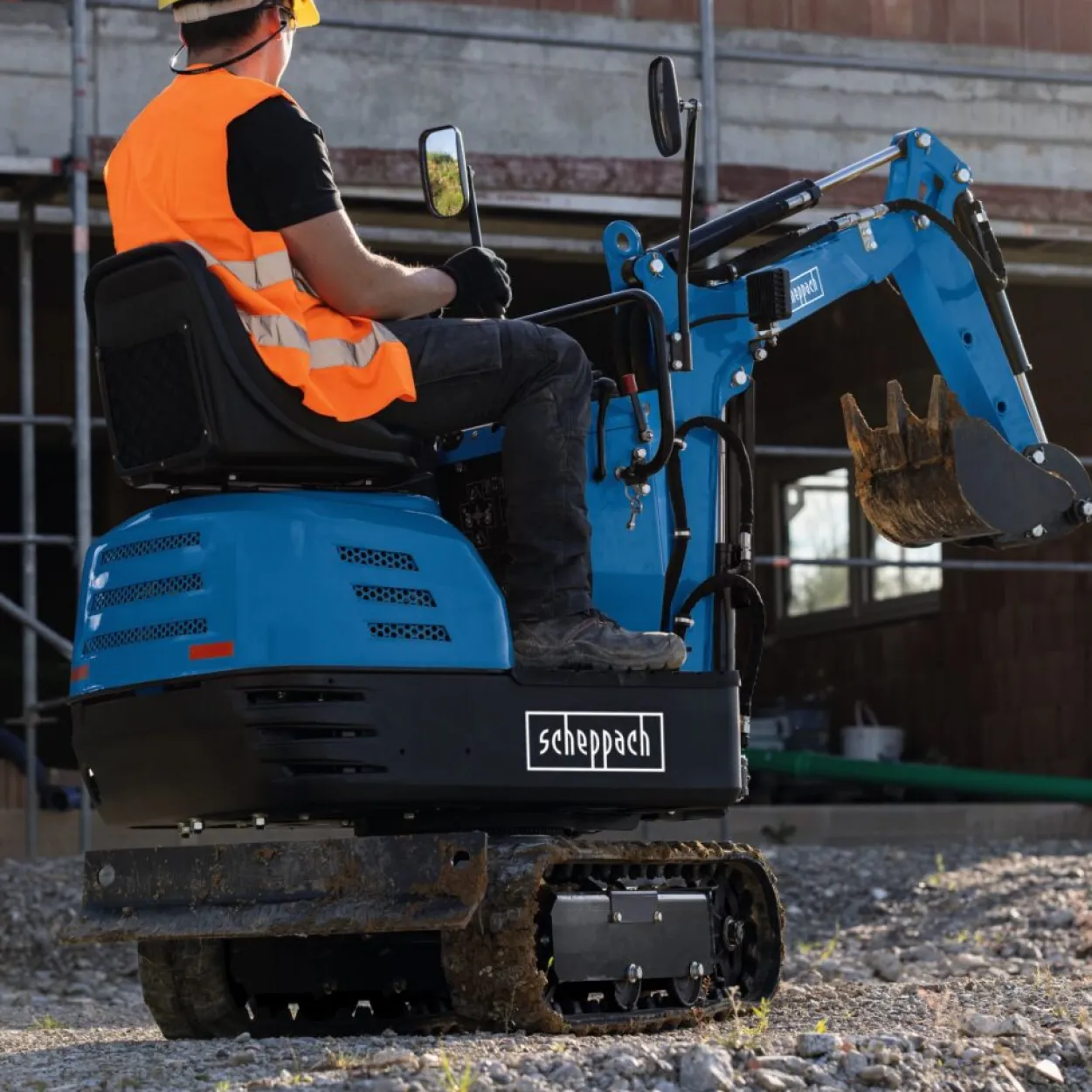 Mini-Bagger EXC815