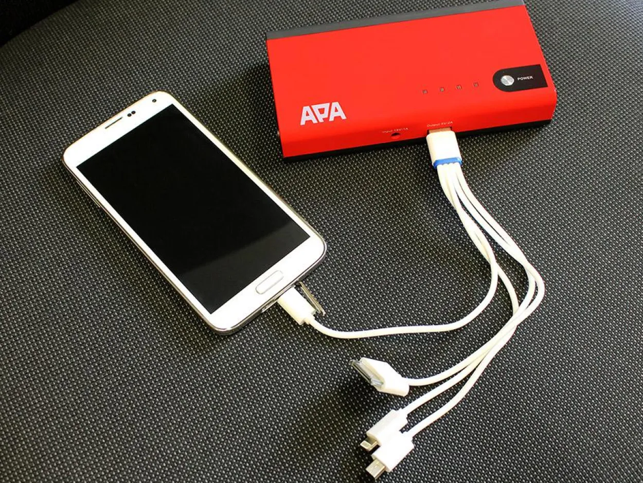 Mini Lithium Powerpack 11.000mAh mit Starthilfe