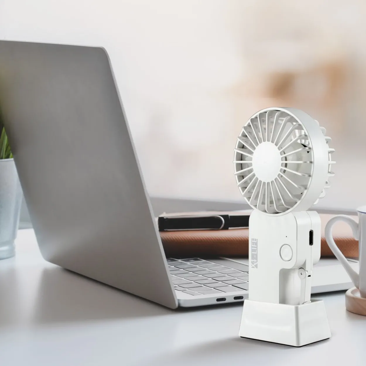 Mini Ventilator mit Haken und Standfuss mit Akku