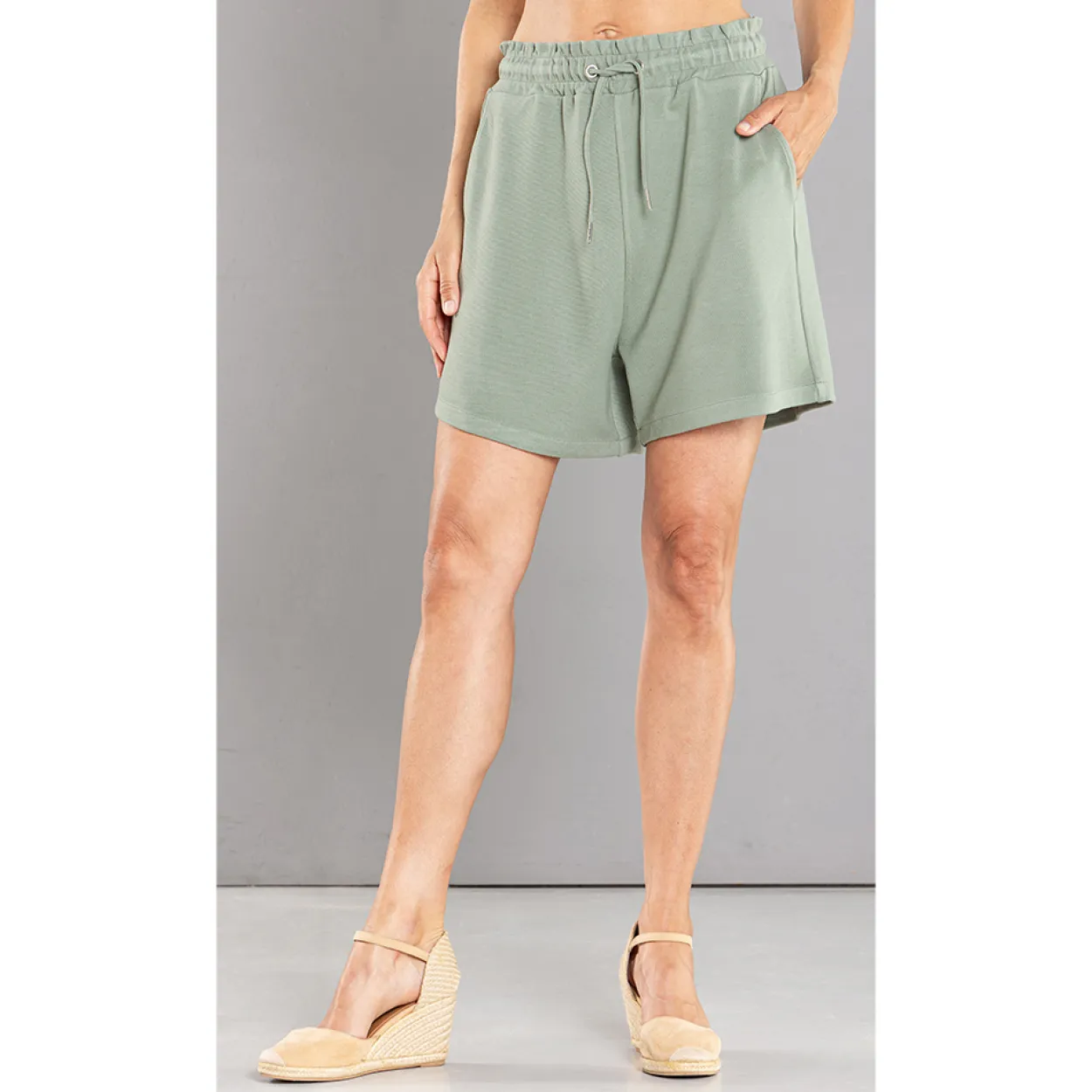 Paperbag-Shorts mit Struktur-Hedge Green