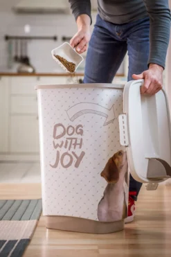 Rotho MyPet Cody Tierfutterbehälter 50l mit Deckel und Schütte für praktisches Dosieren, muster
