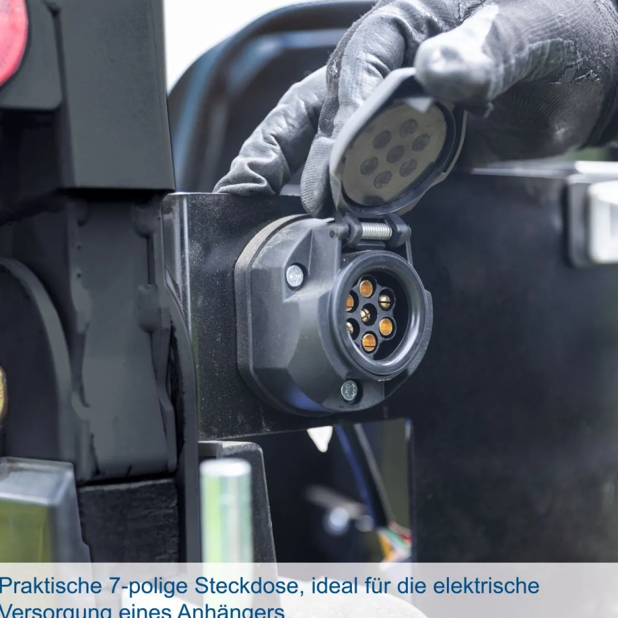 Scheppach MT25 Kompakttraktor 25 PS Allrad Diesel mit KAT 1 Dreipunktaufnahme und Straßenzulassung