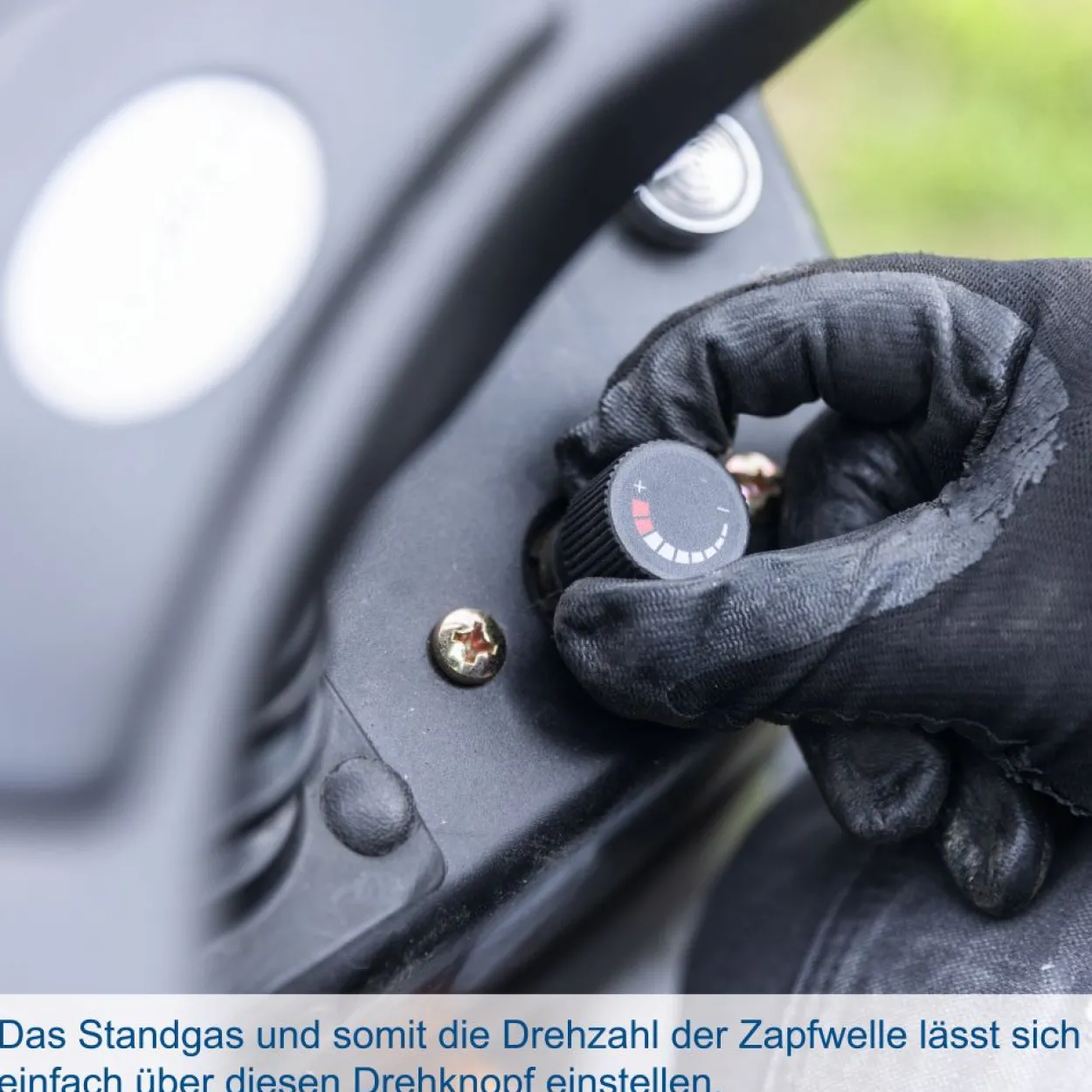 Scheppach MT25 Kompakttraktor 25 PS Allrad Diesel mit KAT 1 Dreipunktaufnahme und Straßenzulassung
