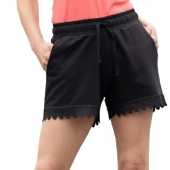 Shorty mit Häkelspitze