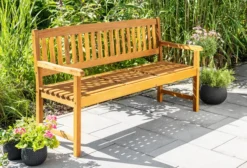 2-Sitzer Gartenbank mit hochklappbarem Tisch aus Akazienholz, ca. 153 x 57 x 88 cm - Braun