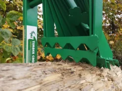 Timber Croc Sägebock mit Holzhalterung, grün