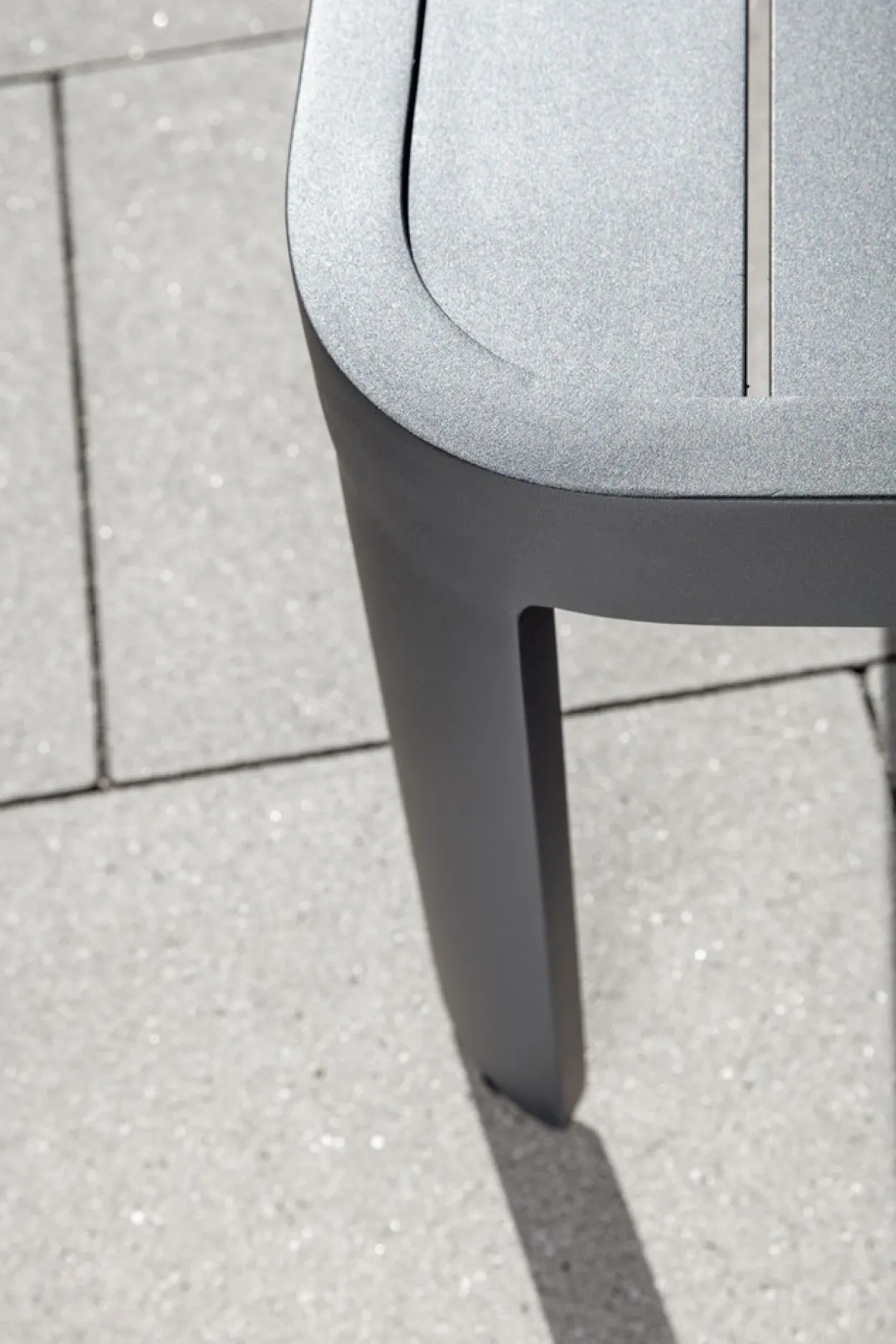 12 tlg. Gartenlounge mit Tisch 2 Sessel & 3-Sitzer Bank aus Aluminium RIAD M - Anthrazit
