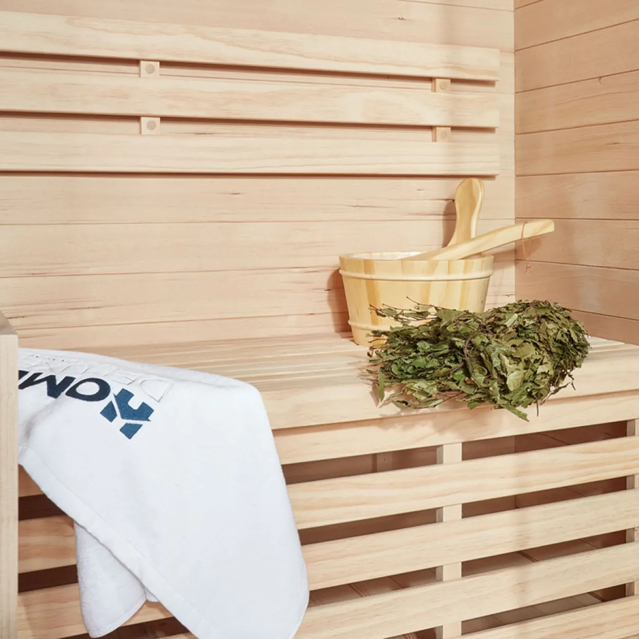 Traditionelle Sauna SKYLINE XL - 150 x 150 cm