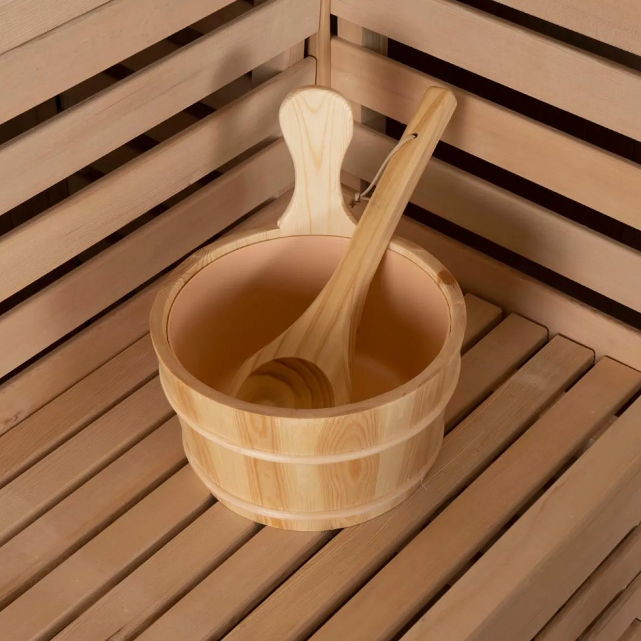 Traditionelle Sauna SKYLINE XL BIG 200 x 200 cm