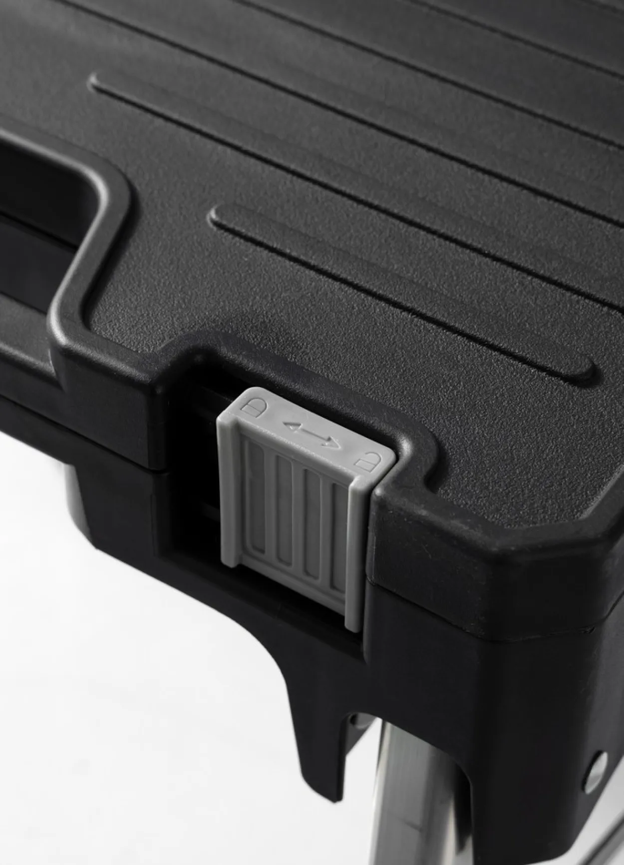 Trittleiter zweistufig mit Werkzeugbox