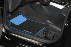 Universal KFZ-Fußmatte "Racing Sport" blau