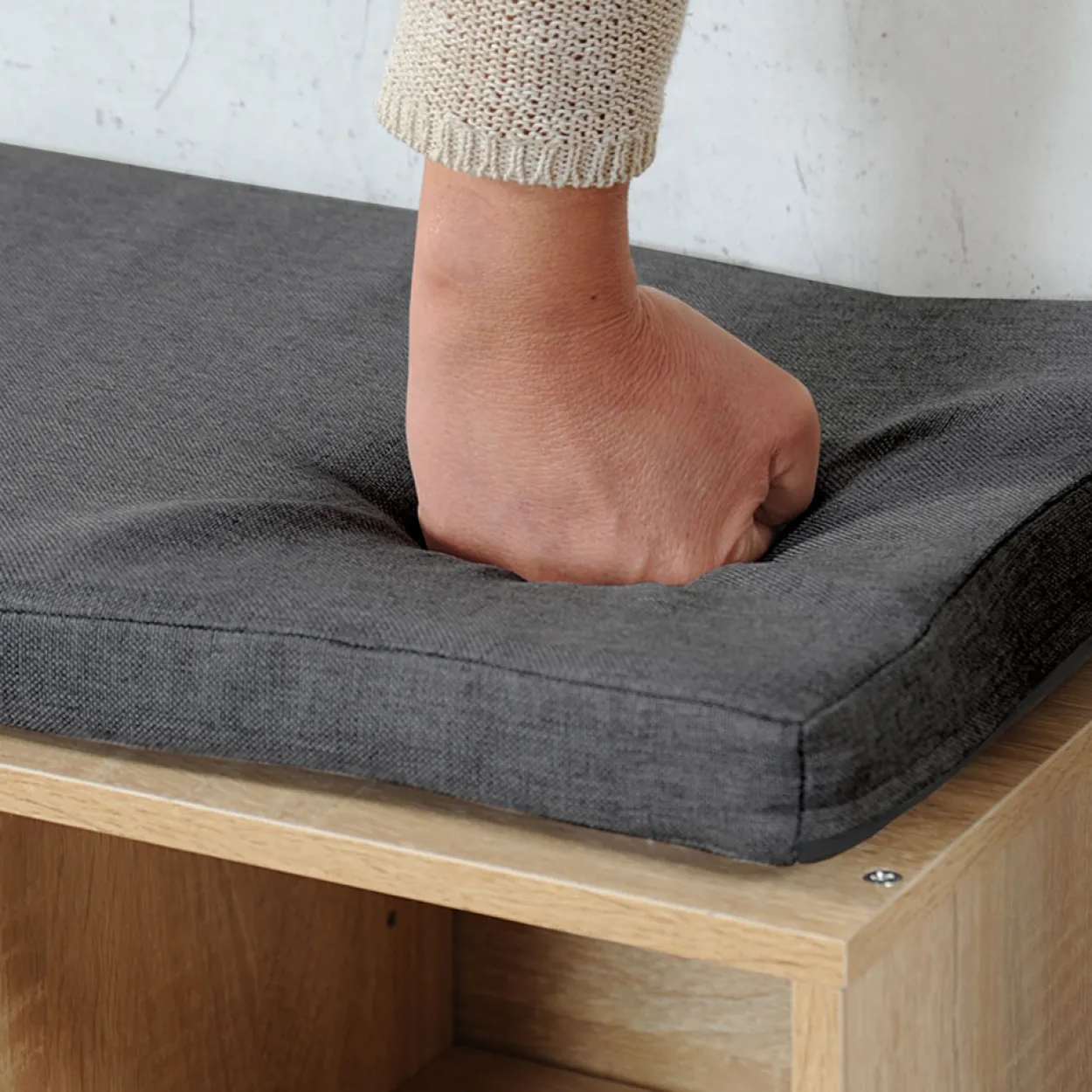 Universal-/ Schuhschrank mit Sitzkissen - Sonoma Eiche