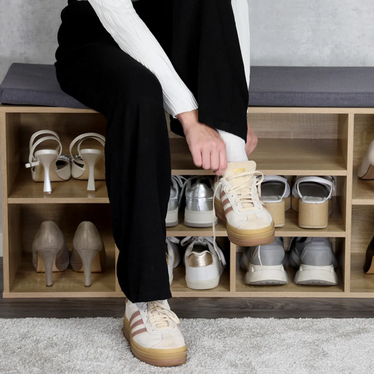 Universal-/ Schuhschrank mit Sitzkissen - Sonoma Eiche
