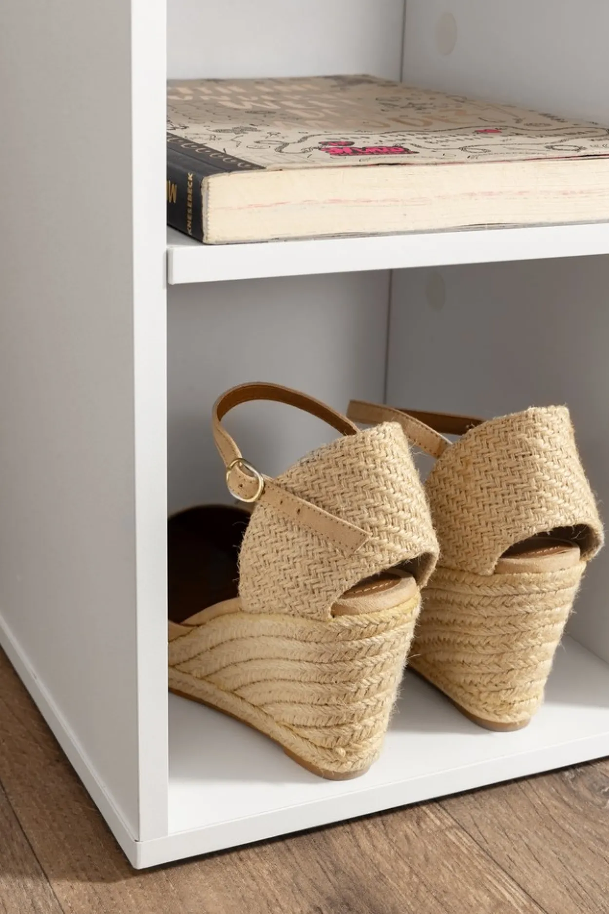 Universal-/ Schuhschrank mit Sitzkissen - Weiß