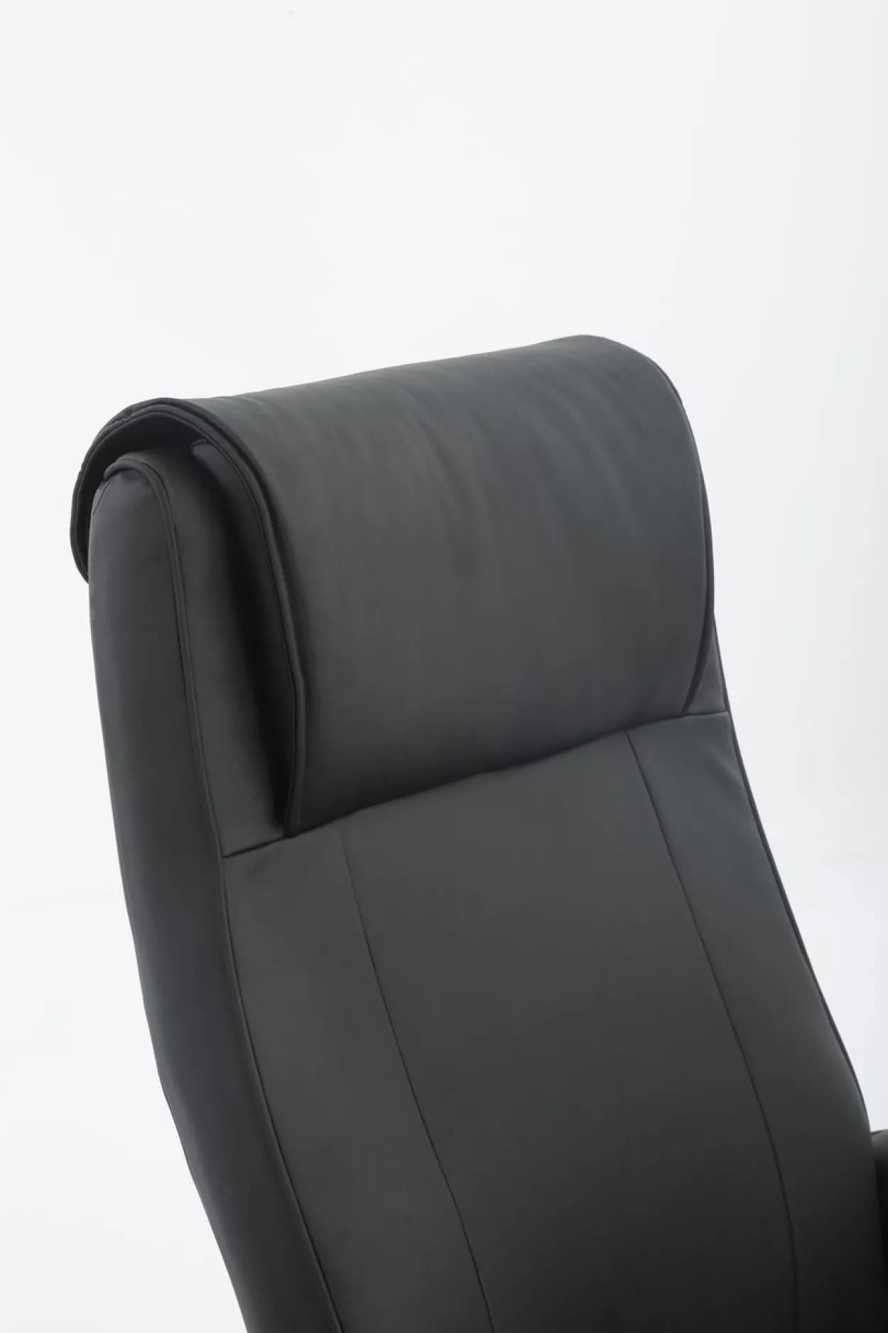 Verstellbarer Relaxsessel mit Hocker & Holzbeine - Schwarz