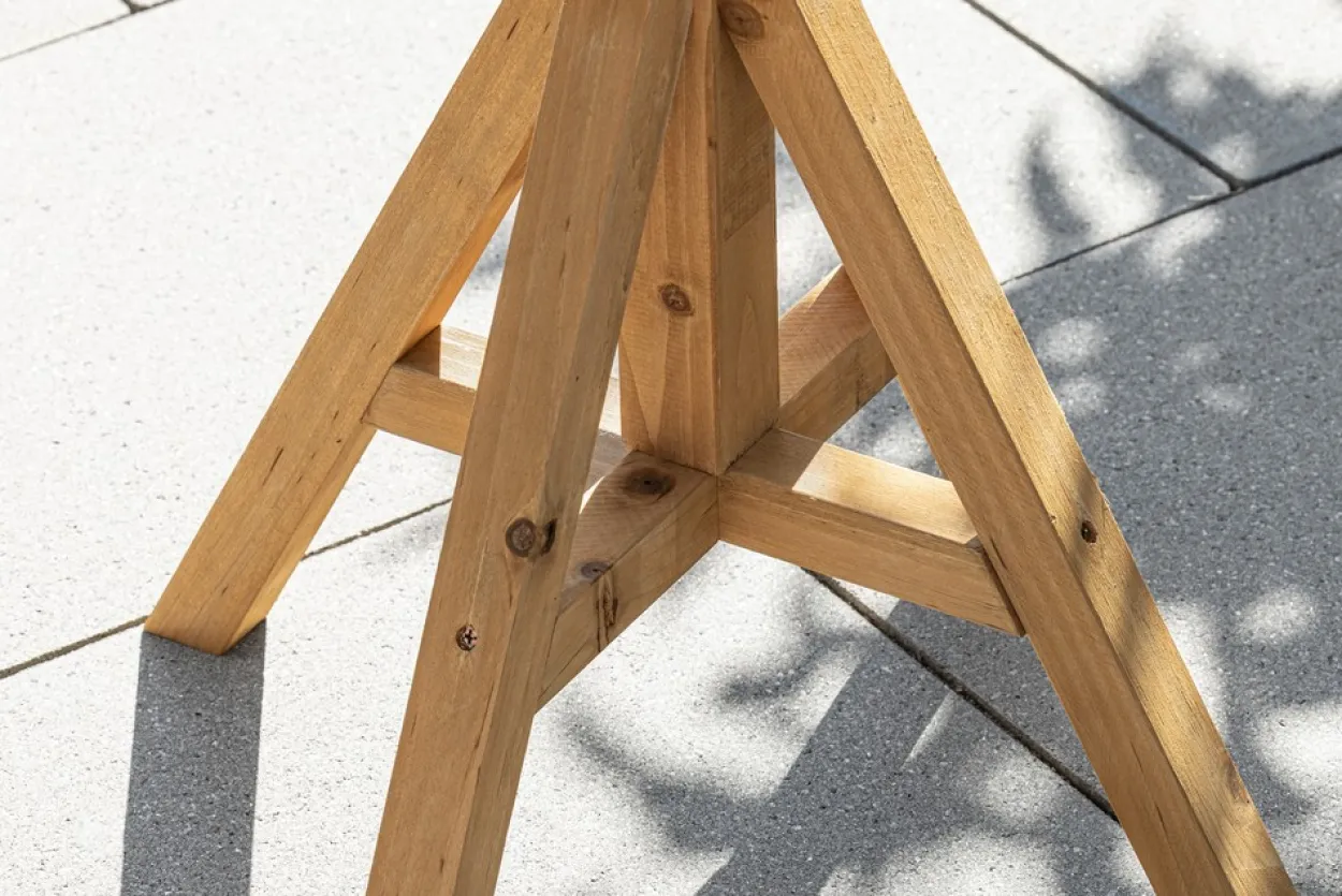 Vogelhaus - ca. 38 x 48 x 114cm mit Ständer