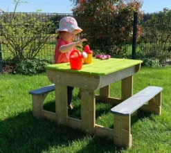 Wendi Toys Sand & Wassertisch mit 2 Bänken