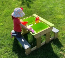 Wendi Toys Sand & Wassertisch mit 2 Bänken