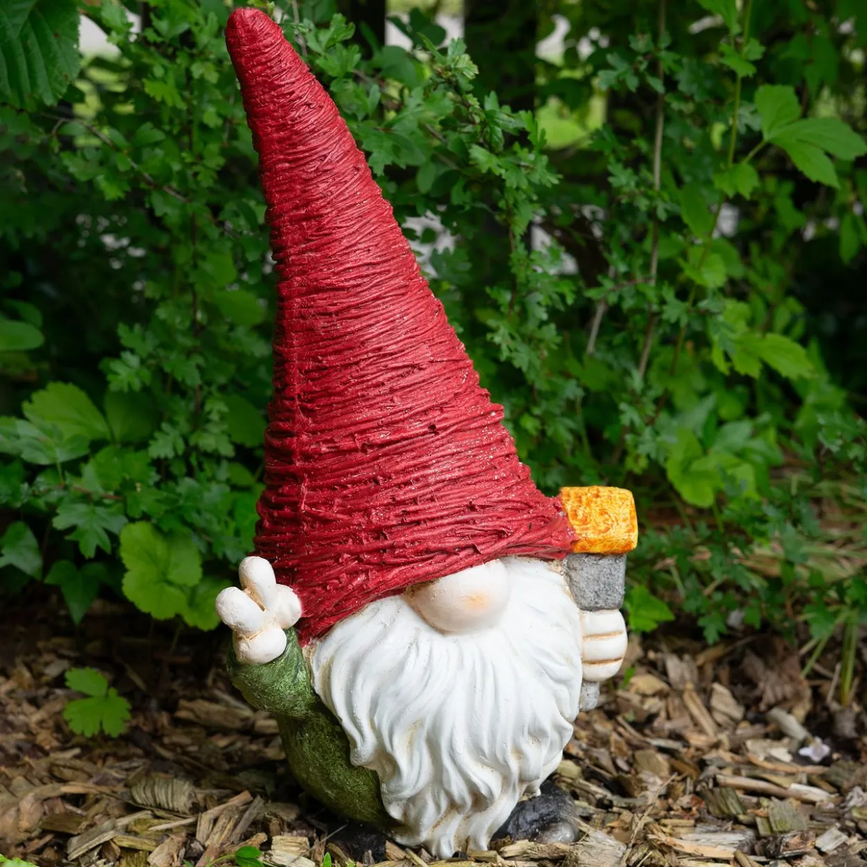 Wichtel mit Vogelhaus aus Magnesia 42,5 cm hoch