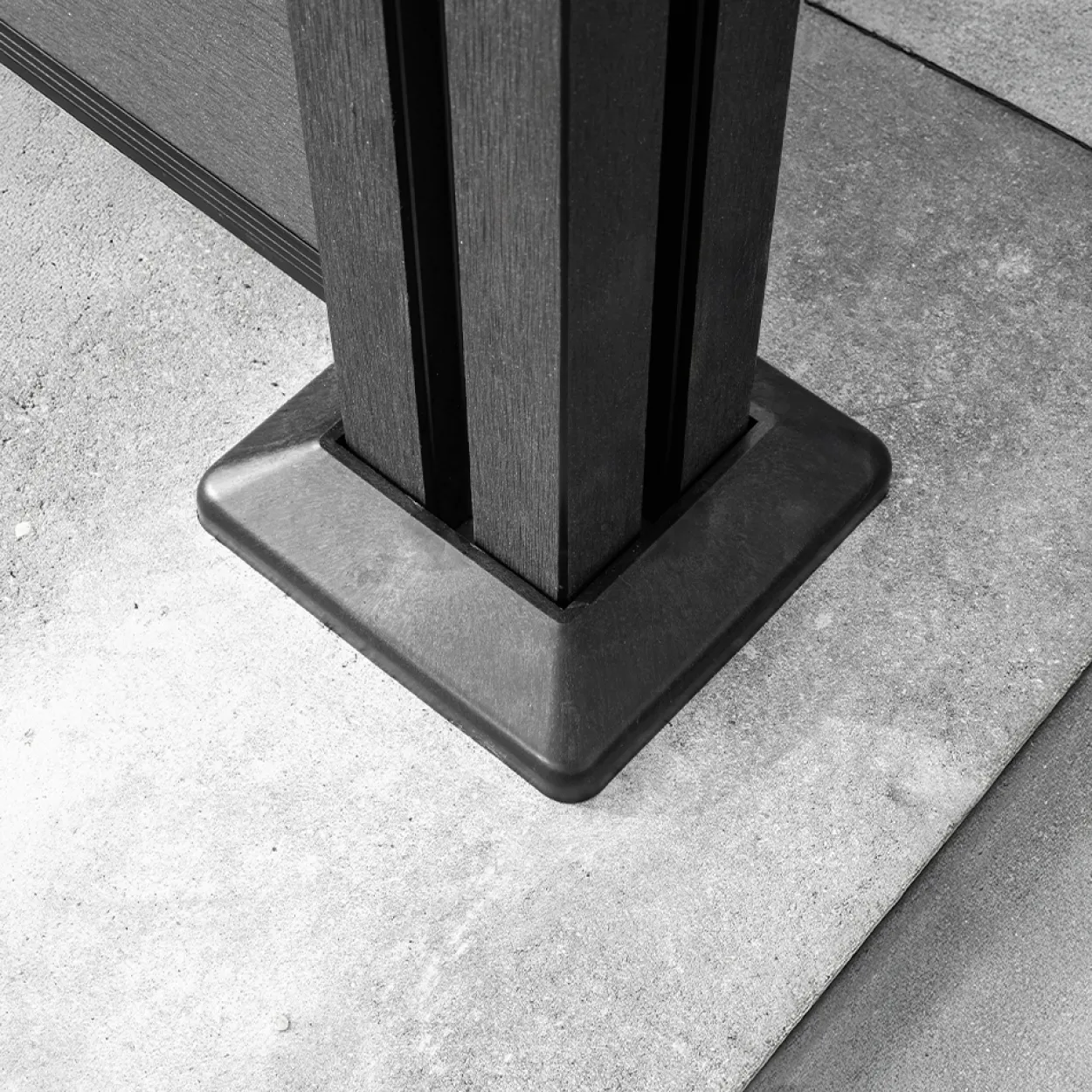 WPC-Sichtschutzzaun CORTADO - 5x Element + 6x Pfosten - Schwarz