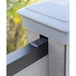 WPC-Sichtschutzzaun Valla - mit Design 5x Element + 6x Pfosten - Grau
