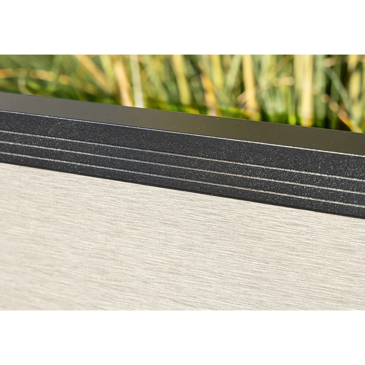 WPC-Sichtschutzzaun Valla - mit Design 5x Element + 6x Pfosten - Grau