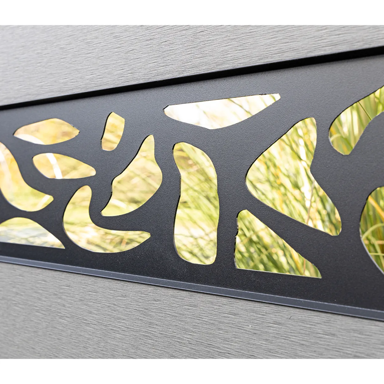 WPC-Sichtschutzzaun Valla - mit Design 5x Element + 6x Pfosten - Grau